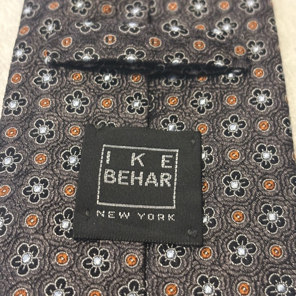 Brand New Stylish High Quality Tie By IKE BEHAR - Picture 4 of 4